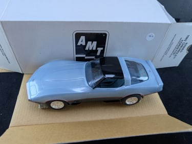Ertl AMT 1982 Chevrolet Corvette Silver Blue/ Dark Blue
