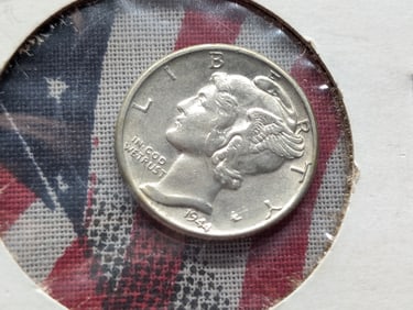 1944 Mercury Dime. GEM BU. 90% Silver. WWII Era, LUSTROUS