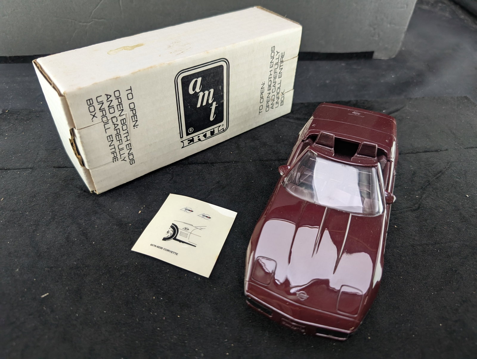 Ertl AMT 40th Anniversary 1993 Corvette Convertible Ruby Red: Ertl AMT 40th Anniversary 1993 Corvette Convertible Ruby Red
