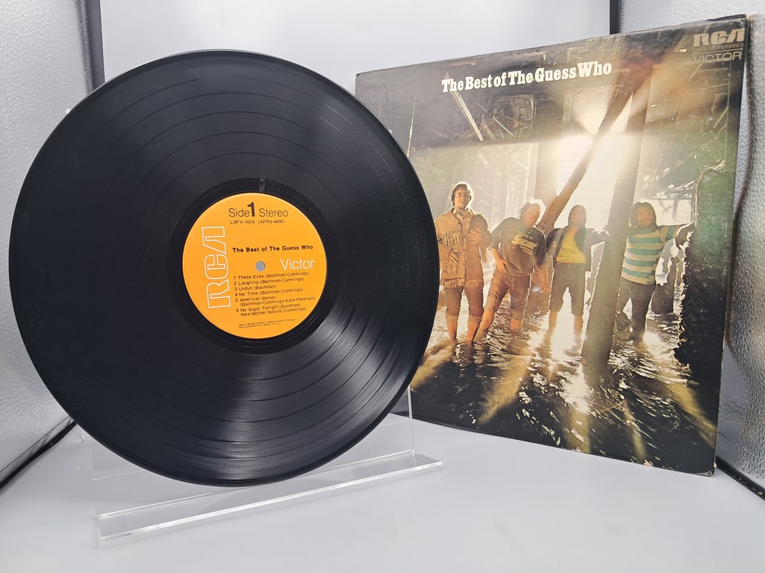 1971 The Guess Who The Best of The Guess Who Vinyl Album - LSPX-1004: 1971 The Guess Who The Best of The Guess Who Vinyl Album - LSPX-1004 - Records have not been tested by the auction house for play quality. All items are sold as is.