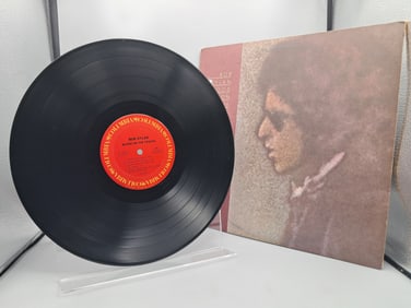 1975 Bob Dylan Blood On The Tracks Vinyl Album - PC 33235