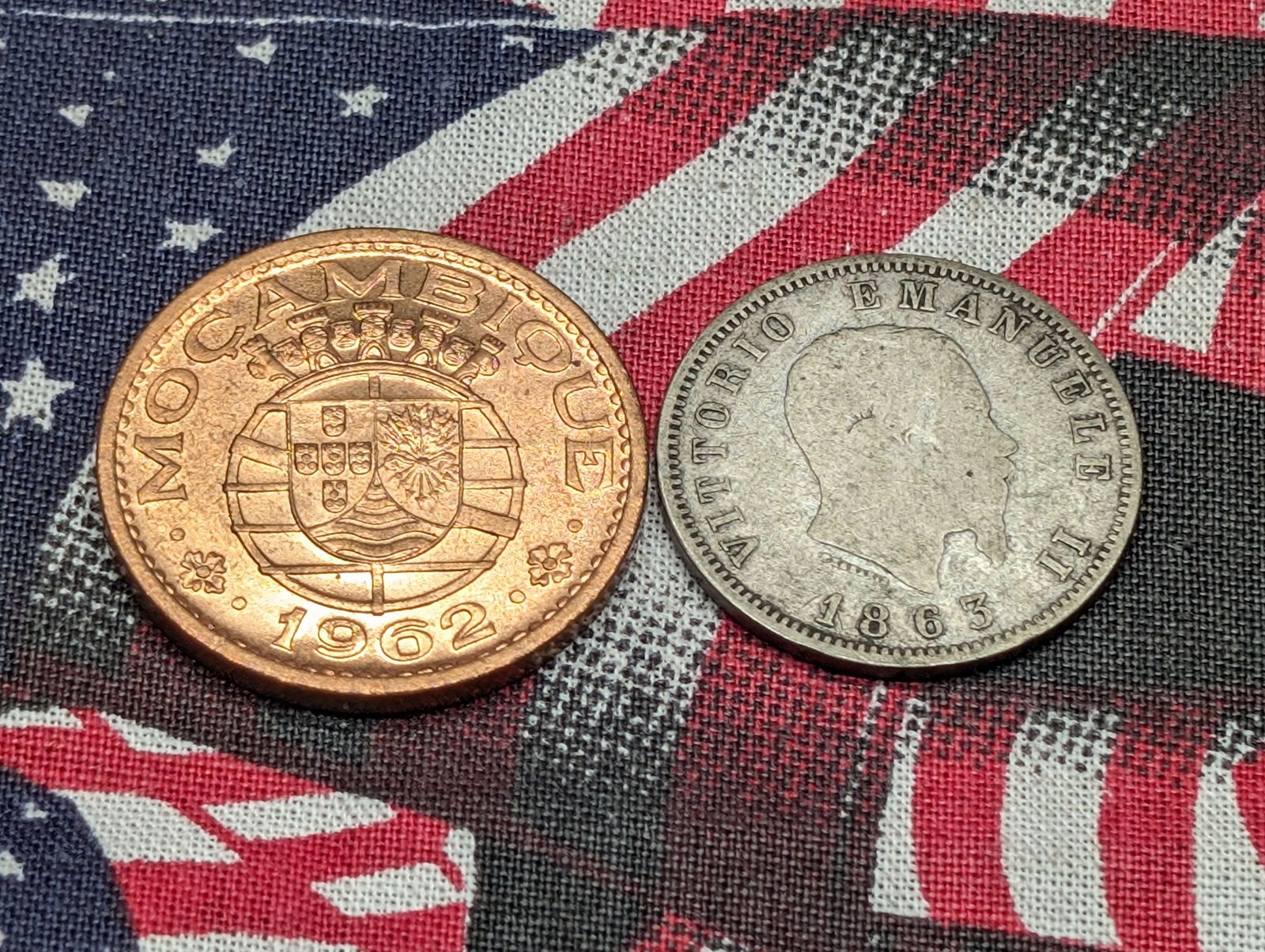 1962 Mozambique Portugal 1 Escudo & 1863 Italy 1 Silver Lira *FINE* (2 PCS) (1 of 2)