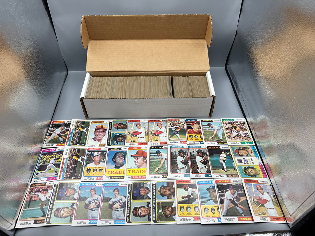 Box of (600+) 1974 Topps Baseball Cards W/ Some Stars - Varying Conditions (1 of 3)