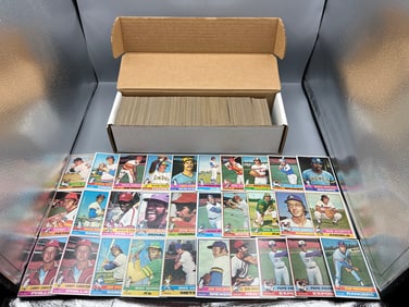 Box of (550+) 1976 Topps Baseball Cards - Varying Conditions
