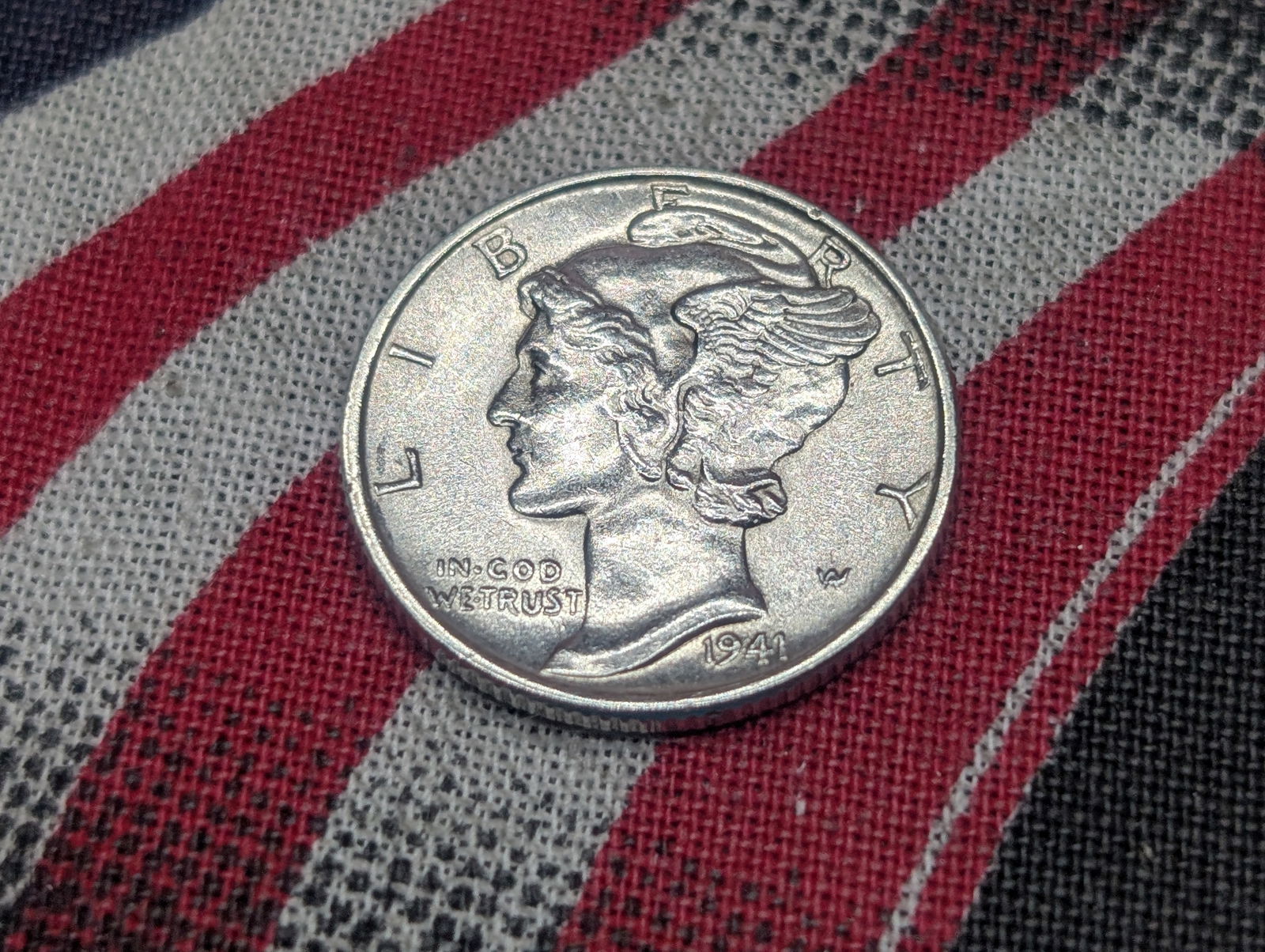 *BU* 1941 Mercury Silver Dime (1 of 2)