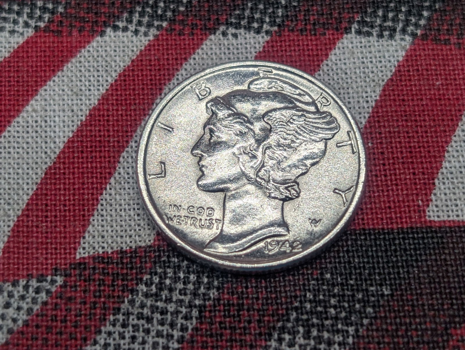 *BU* 1942 Mercury Silver Dime (1 of 2)