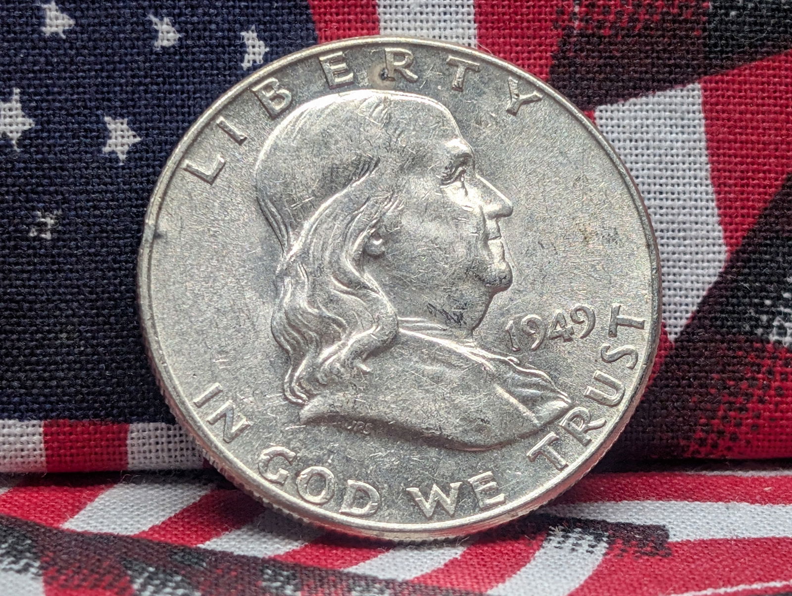 *AU/UNC* 1949 Franklin Silver Half Dollar (1 of 2)