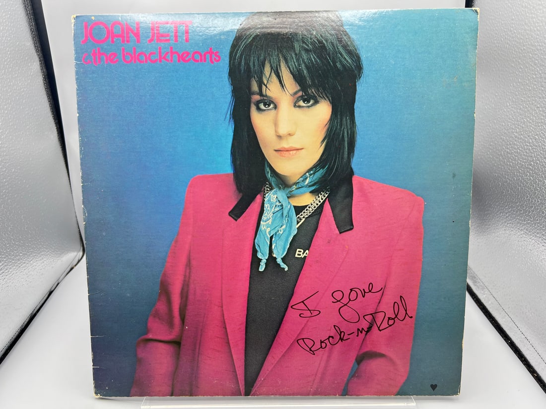1981 Joan Jett & The Blackhearts I Love Rock N Roll Vinyl Album - NB1-33243: 1981 Joan Jett & The Blackhearts I Love Rock N Roll Vinyl Album - NB1-33243 - Records are untested by auction house for play quality. All items are sold as is.