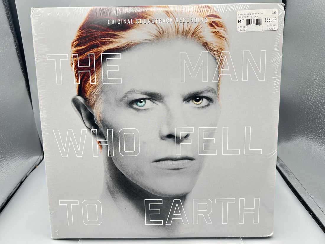 SEALED - The Man Who Fell To Earth - Original Soundtrack Recording (2016), gatefold, 2 LPs, Europe: SEALED - The Man Who Fell To Earth - Original Soundtrack Recording (2016), gatefold, 2 LPs, Europe pressing - Records are untested by auction house for play quality. All items are sold as is.