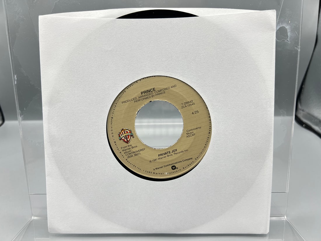 Prince: Do Me, Baby/Private Joy (1982), 7-inch 45rpm: Prince: Do Me, Baby/Private Joy (1982), 7-inch 45rpm - Records are untested by auction house for play quality. All items are sold as is.