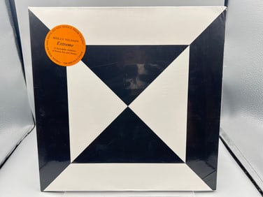 SEALED - Molly Nilsson: Extreme (2022), Limited Edition, orange vinyl, UK Pressing, gatefold