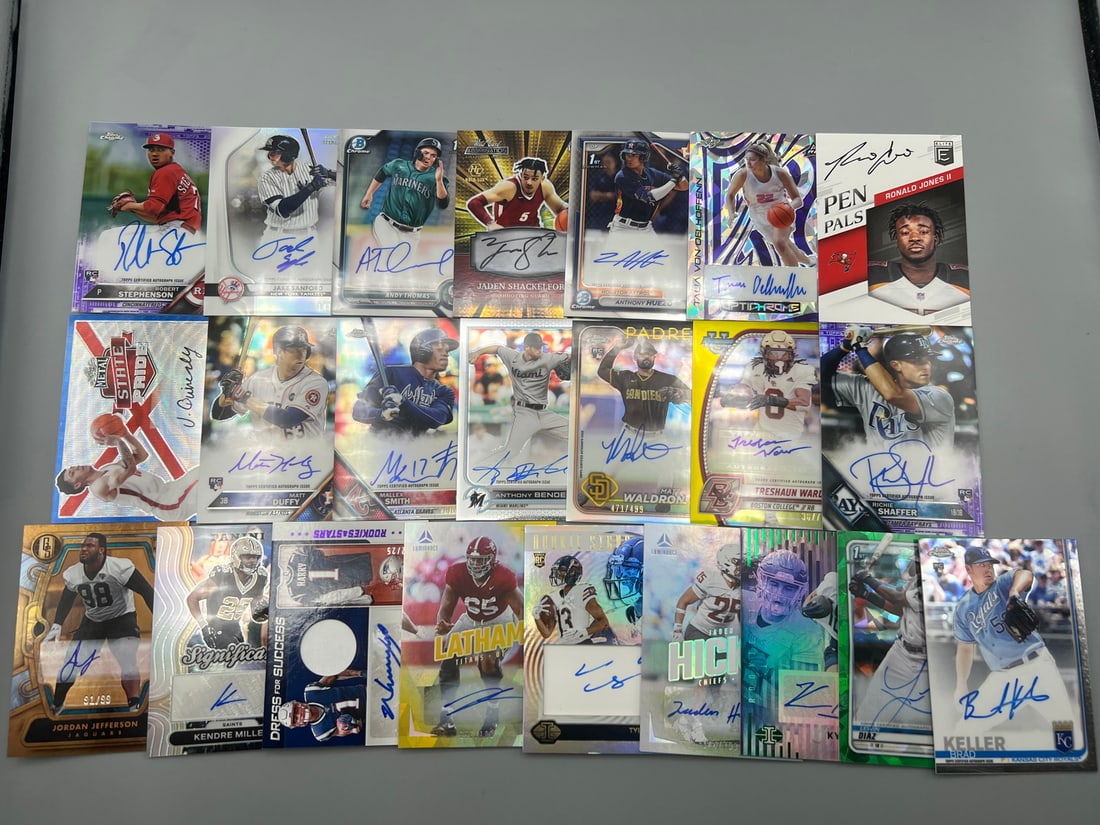 Lot of (23) Assorted Multi-Sport Modern Autograph Cards: Lot of (23) Assorted Multi-Sport Modern Autograph Cards