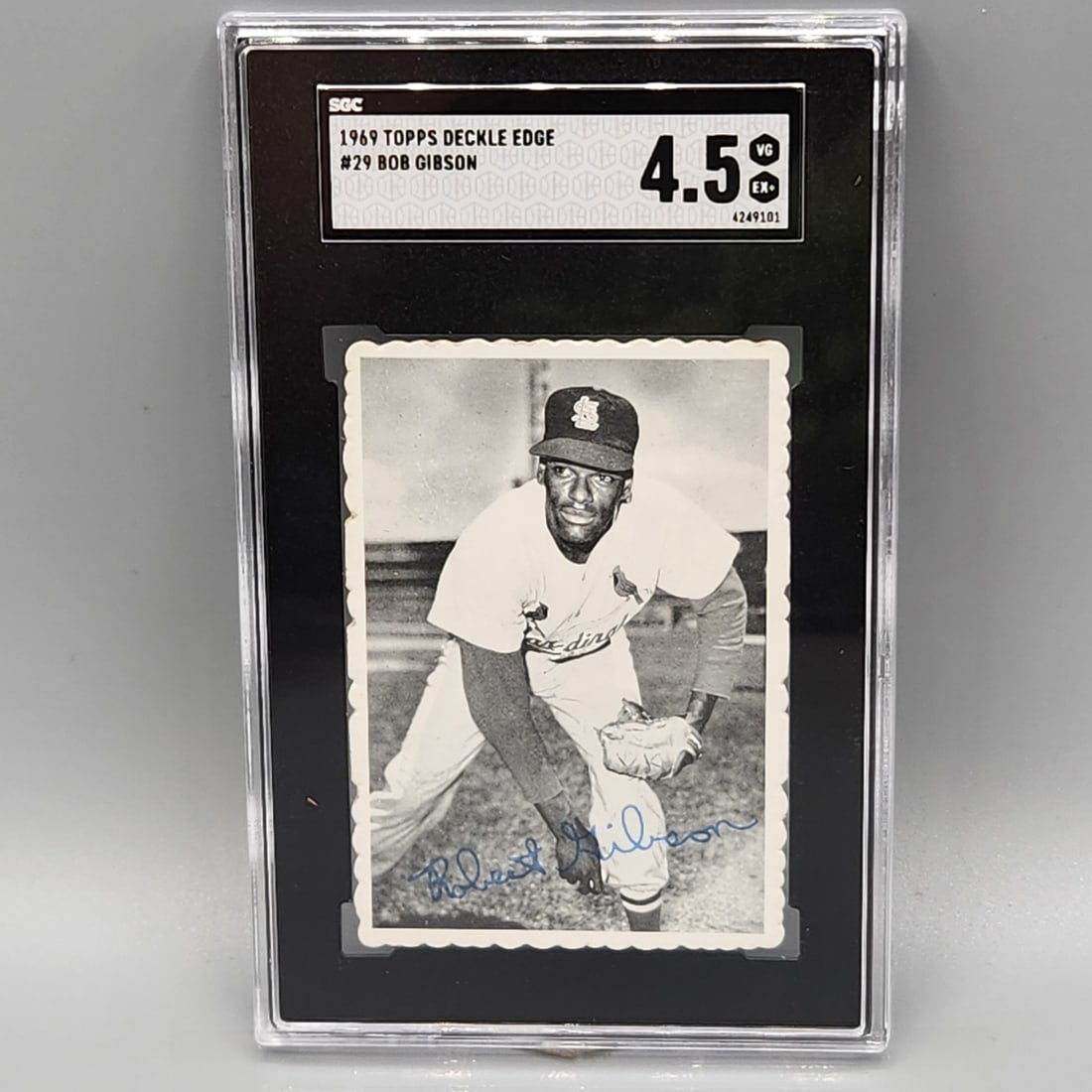 1969 Topps Deckle Edge Bob Gibson #29 SGC 4.5 HOF: 1969 Topps Deckle Edge Bob Gibson #29 SGC 4.5 HOF