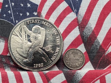 1900 Canada 5 Silver Cents & 1989 Marshall Islands 5 Dollars (2 PCS)
