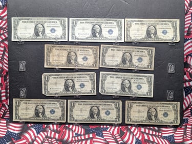 Lot of Ten Various 1935 Series $1.00 Silver Certificates (7) 1935-D & (3) 1935-E
