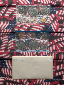 1975 P&D UNC Coin Set, 12 Coins