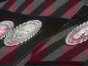 (2) Merry Christmas .999 Fine Silver Rounds, 1 Gram each