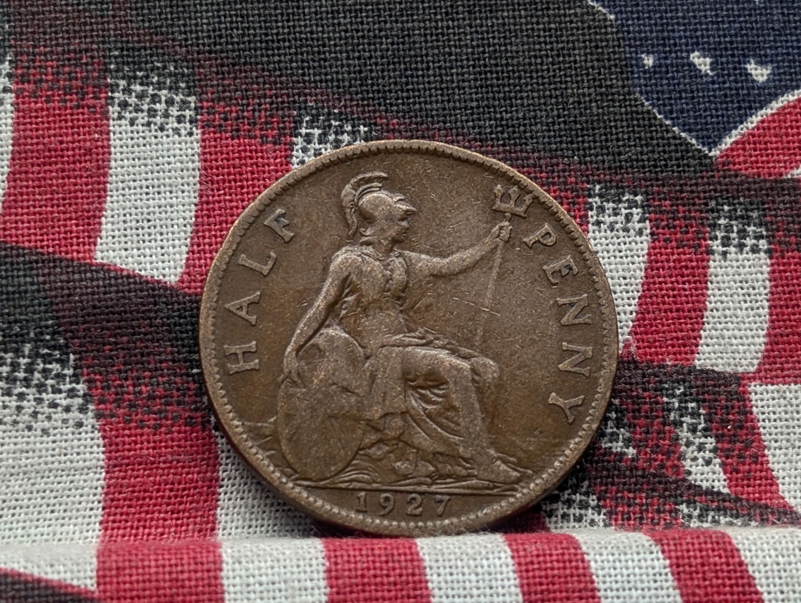 Great Britain 1927 - George V Halfpenny coin: Great Britain 1927 - George V Halfpenny coin
