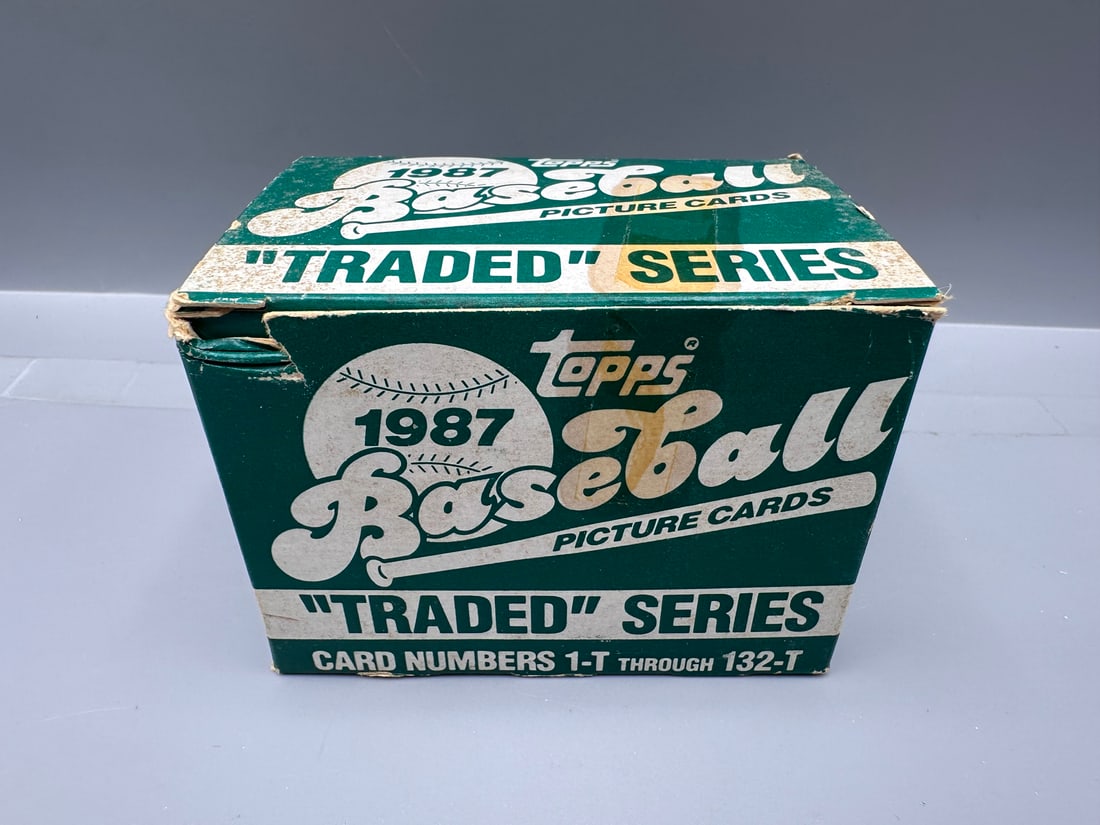 1987 Topps Traded Baseball Box Set - Greg Maddux RC (1 of 3)