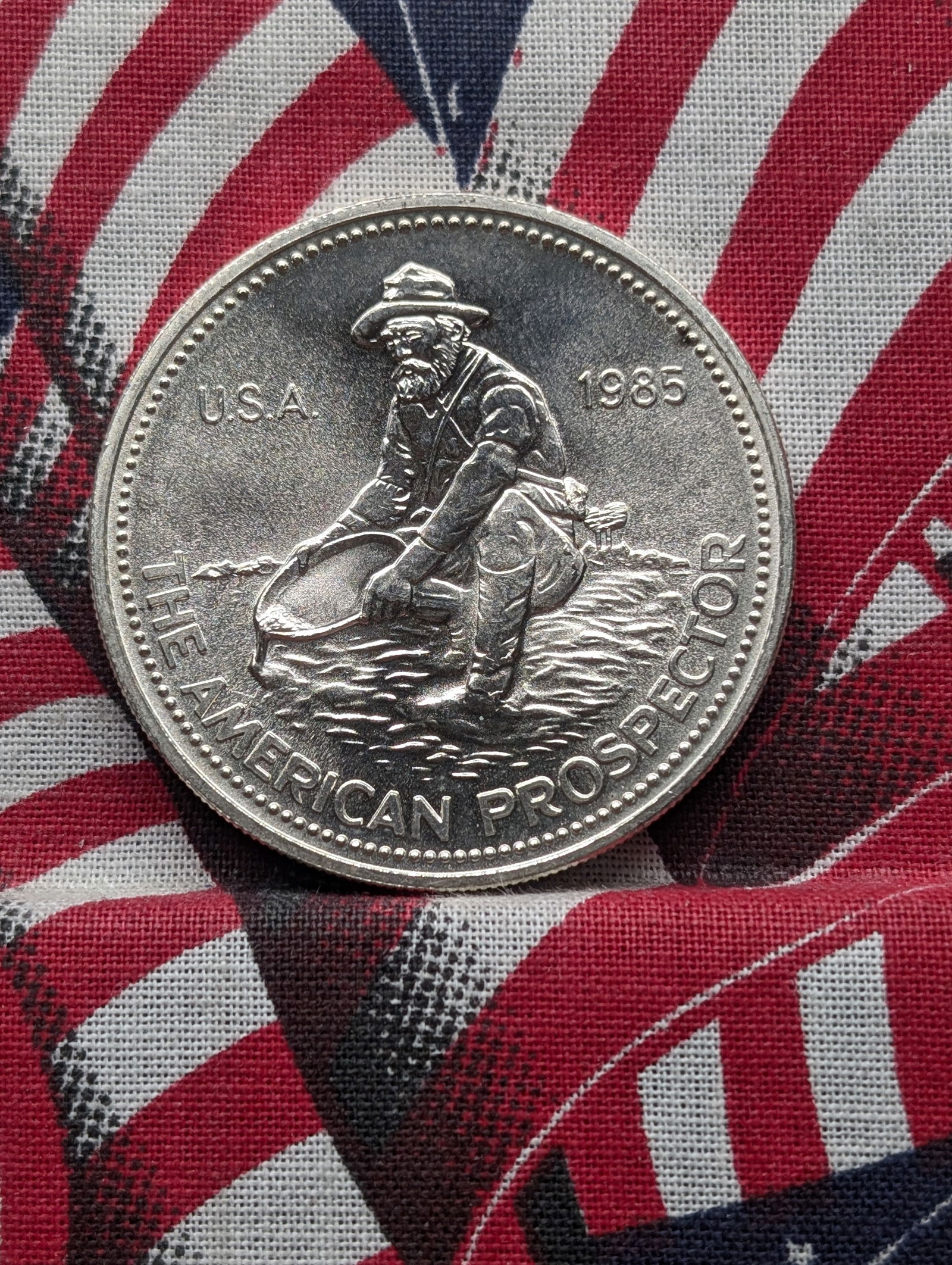 1985 American Prospector Engelhard One Troy Oz. Silver Round 999+ (1 of 2)