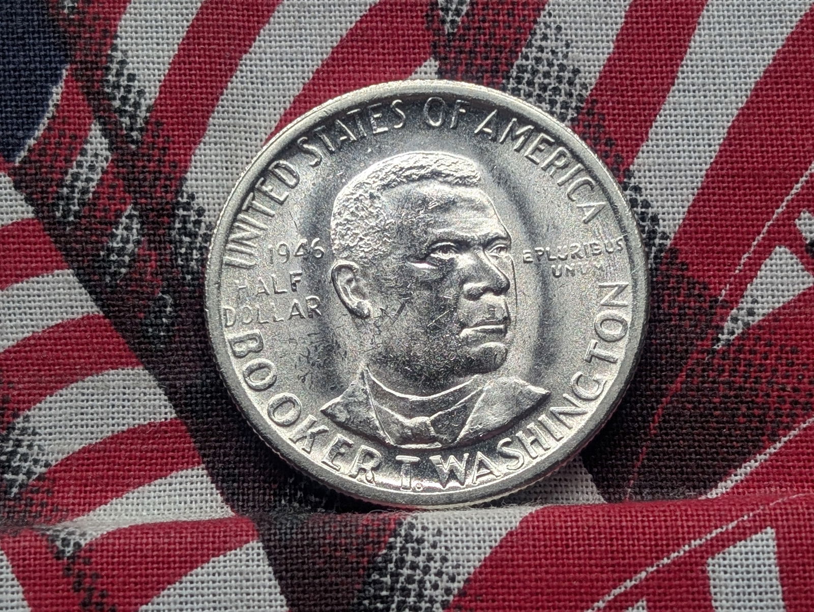 1946-S Booker T. Washington Silver Half Dollar *GEM BU* (1 of 2)