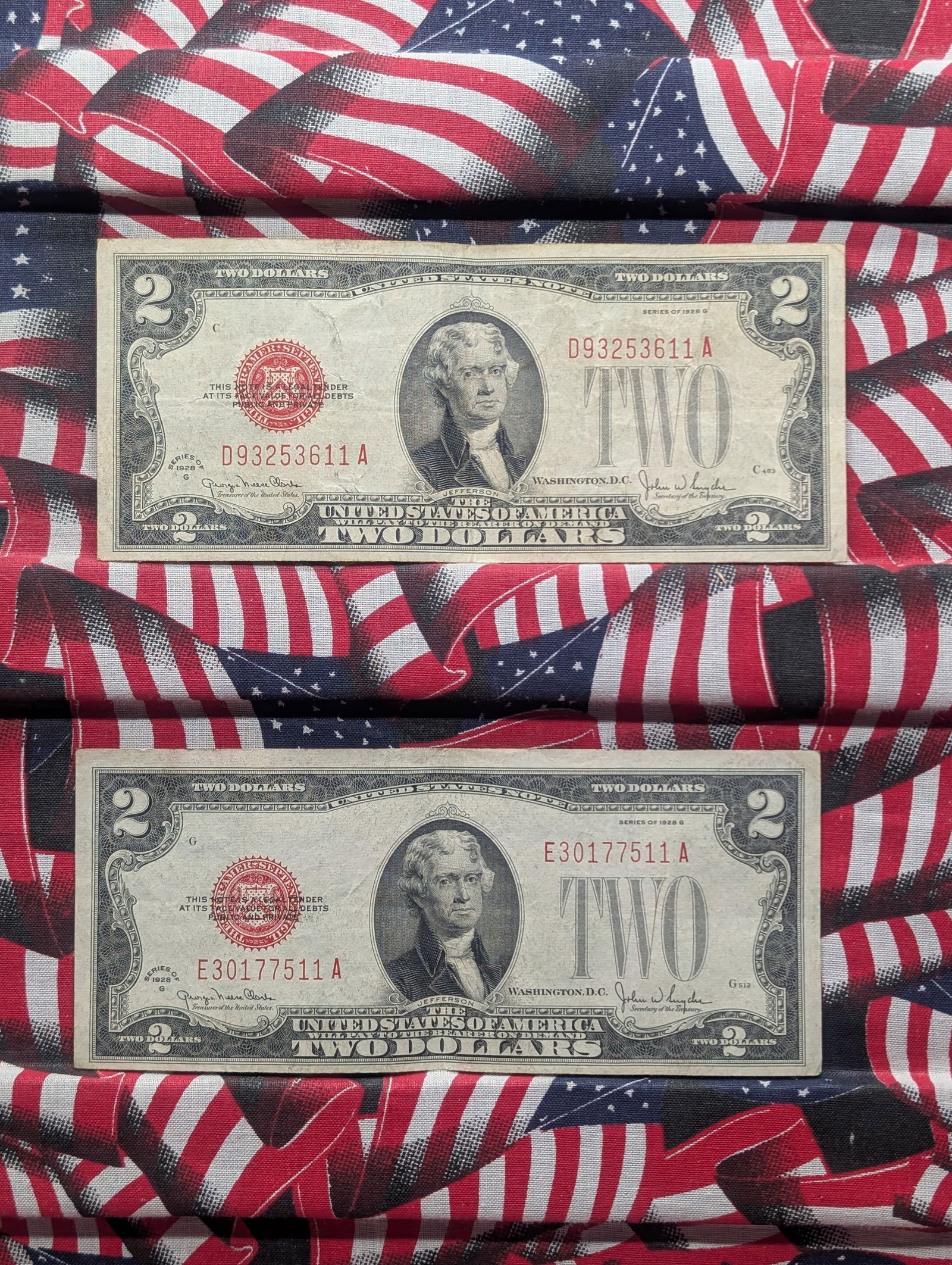 Lot of Two 1928 G Series $2.00 RED SEAL Banknotes (1 of 6)