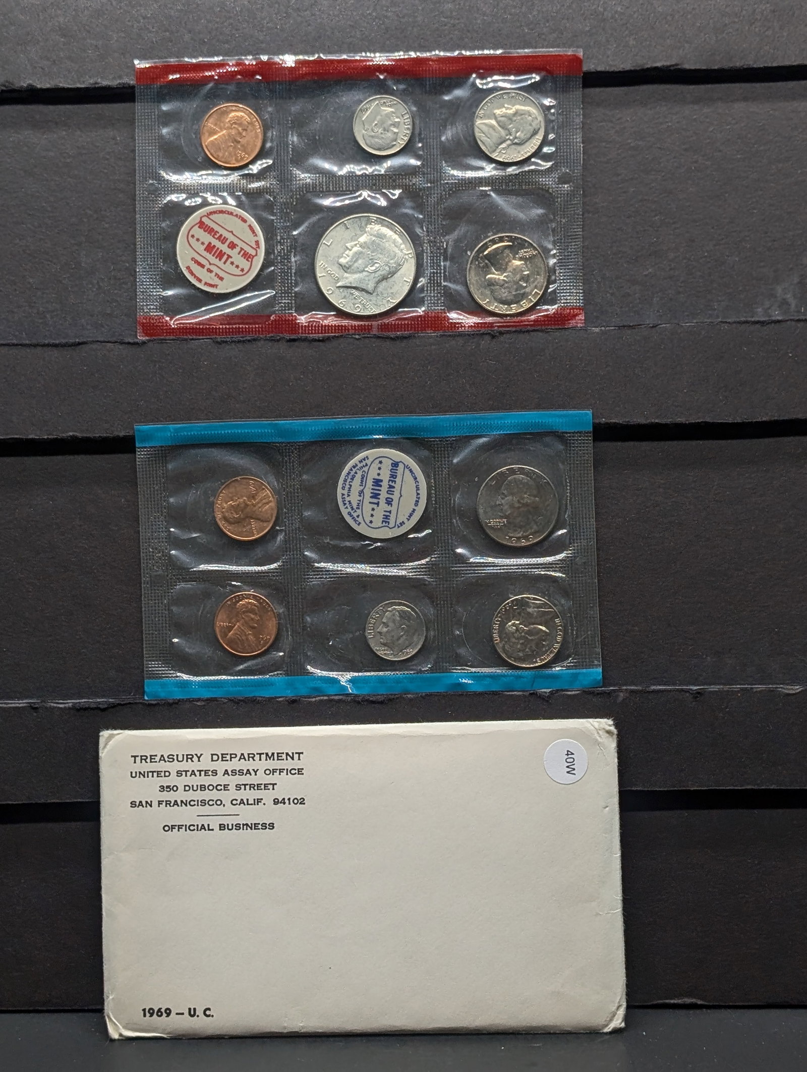 1969 P&D US UNC Set, Contains a 40% Silver Kennedy Half Dollar: 1969 P&D US UNC Set, Contains a 40% Silver Kennedy Half Dollar