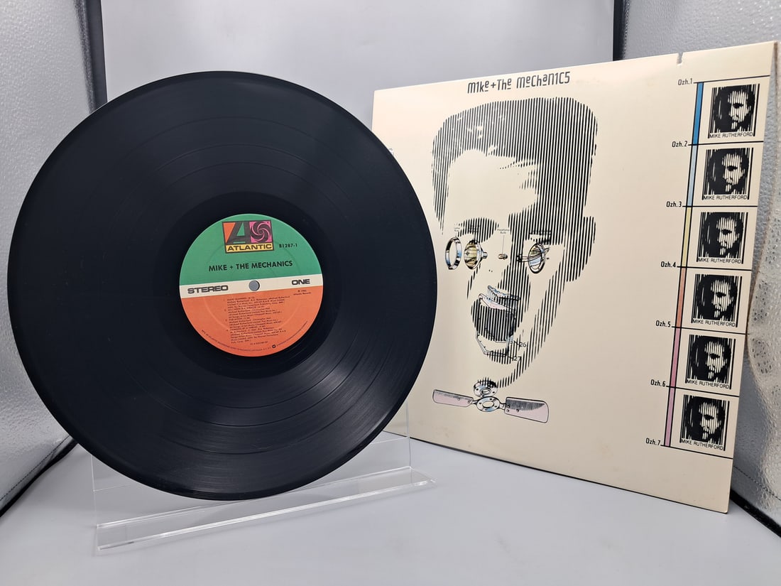 1985 Mike and The Mechanics Self Titled Vinyl Album - 81287-1: 1985 Mike and The Mechanics Self Titled Vinyl Album - 81287-1 - Records are untested by auction house for play quality. All items are sold as is.