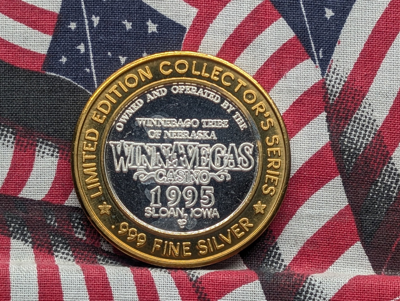 Limited Edition Collector's Series .999 FINE SILVER (Center) Winn-A-Vegas Casino Gaming Token in: Limited Edition Collector's Series .999 FINE SILVER (Center) Winn-A-Vegas Casino Gaming Token in Capsule