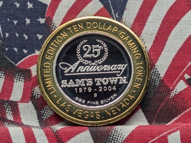 Limited Edition .999 FINE SILVER (Center) Sam's Town Casino $10 Gaming Token in Capsule