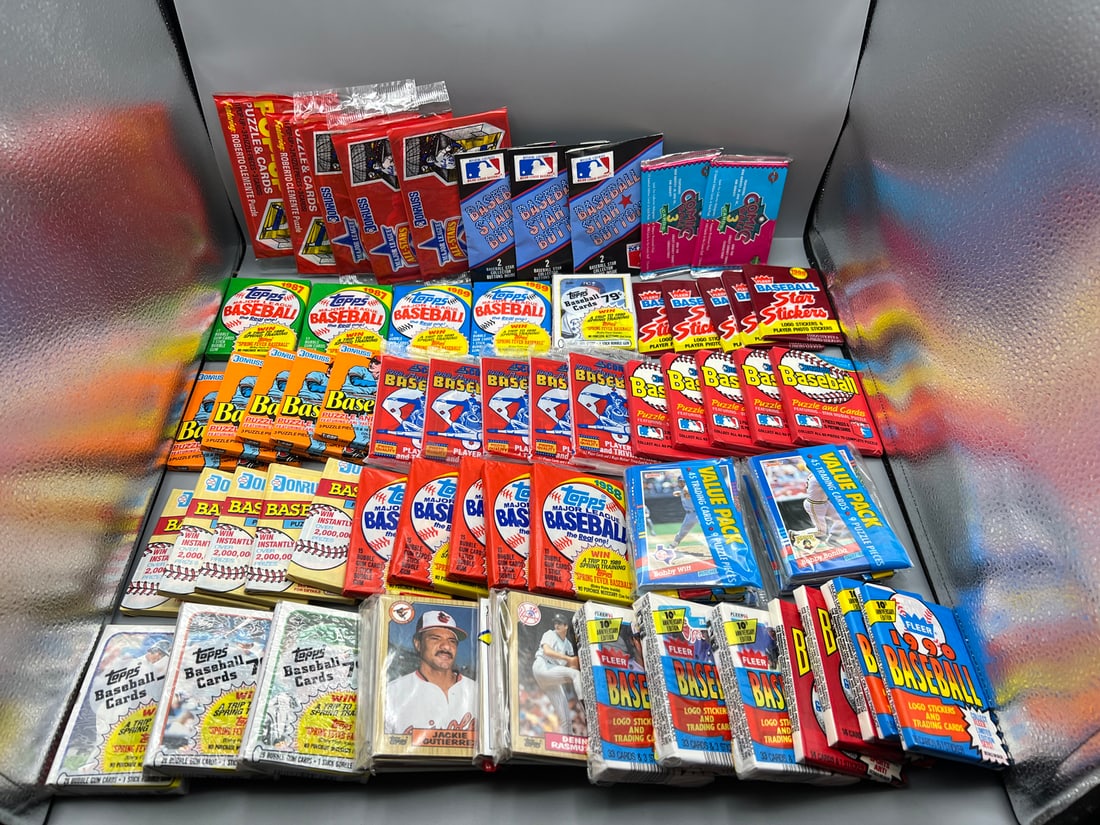 Lot of (60) Assorted Vintage Baseball Factory Sealed Packs (1 of 5)