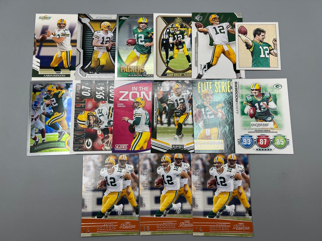 Lot of (15) Aaron Rodgers Football Cards: Lot of (15) Aaron Rodgers Football Cards