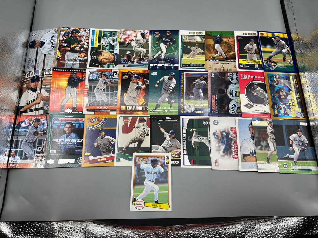 Lot of (30) Ichiro Suzuki Baseball Cards (1 of 3)