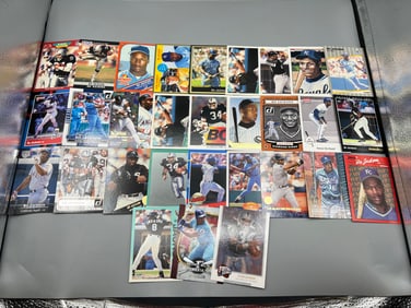 Lot of (30) Bo Jackson Football & Baseball Cards