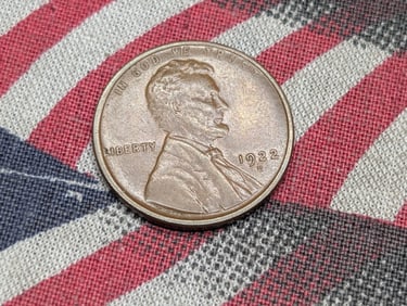 1922-D Lincoln Wheat Cent w/ Weak Strike Reverse - AU/UNC