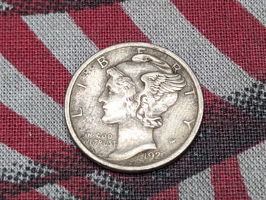 1920-D Mercury Silver Dime - VF/XF