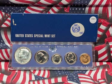 1967 U.S. Special Mint Set In OGP, Contains the 40% Silver Kennedy Half Dollar