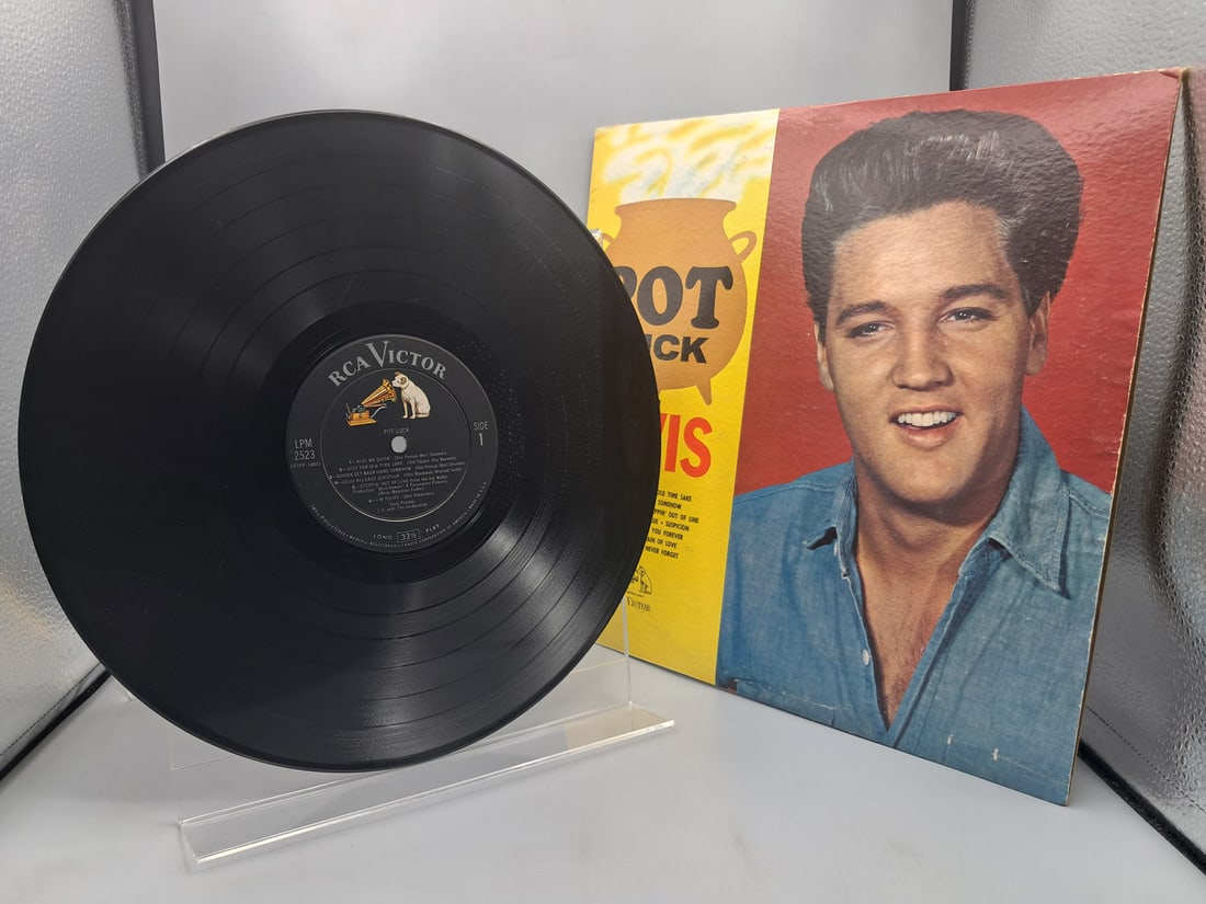 1962 Elvis Presley Pot Luck Vinyl Album - LPM 2523 (1 of 8)