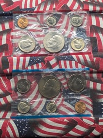 1976 P & D Uncirculated US Bicentennial Mint Set, No Envelope - 10 Coins