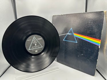 1973 Harvest Records Pink Floyd The Dark Side of the Moon Vinyl Album - SMAS-11163