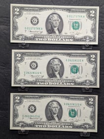 (3) 1976 series $2 Federal Reserve Notes - Two In Consecutive Order