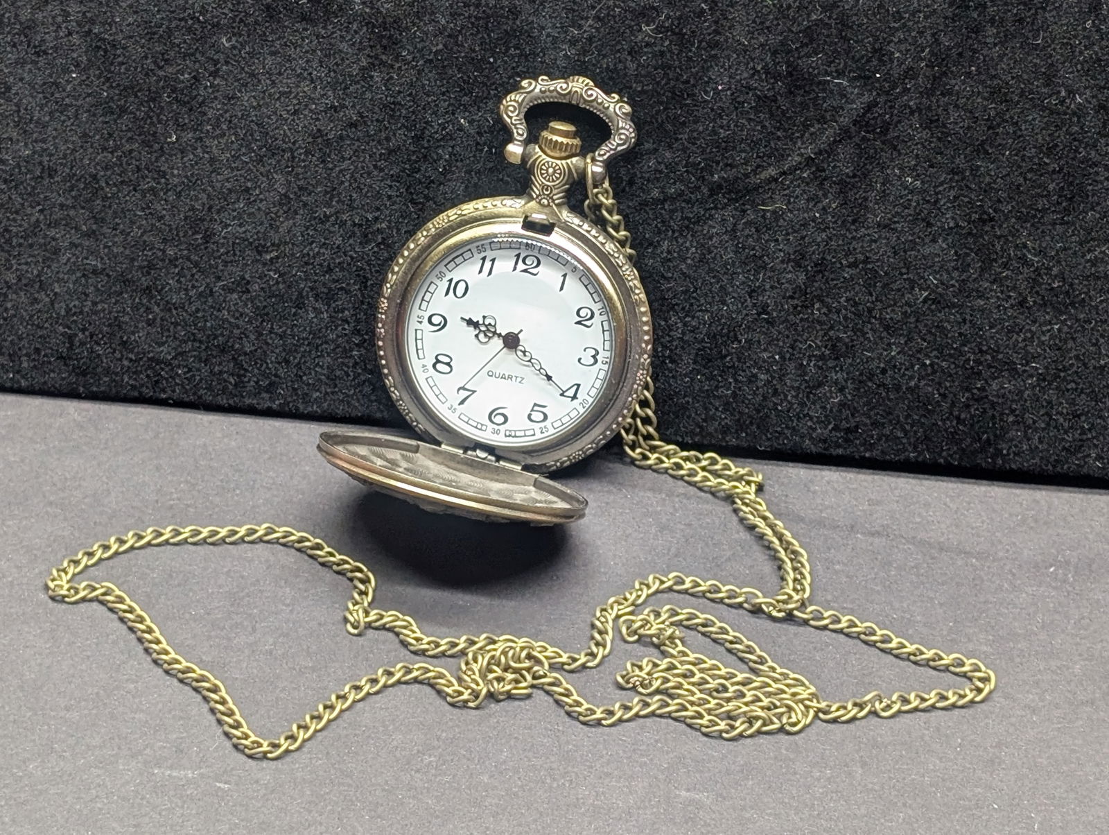 Silver Dollar Style Pocket Watch, New, Works Great, Nice Gifts! (1 of 7)