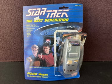 1988 Galoob Star Trek TNG Phaser Weapon - Bubble removed from card - Untested
