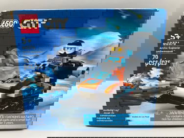 2023 Lego City 60376 Arctic Explorer Snowmobile Sealed Set