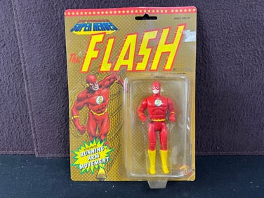 1990 Toy Biz DC Comics Super Heroes The Flash - On card but bubble mostly released