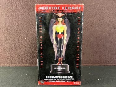 2002 DC Direct Justice League Animated Hawkgirl Porcelain Mini-Maquette Statue
