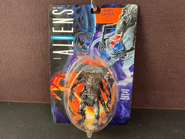 1992 Kenner Aliens Alien Queen with Deadly Chest Hatchling - On Card