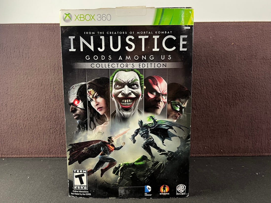 2013 Xbox 360 Injustice Collector's Edition Statue: 2013 Xbox 360 Injustice Collector's Edition Statue