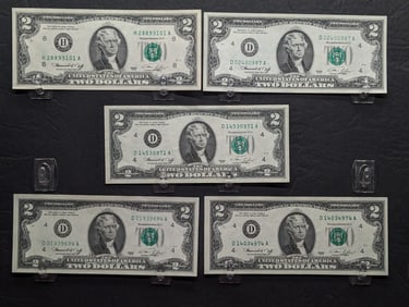 Lot of Five Vintage 1976 Series $2.00 Federal Reserve Notes w/ Crisp Paper