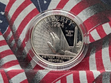 1994-P Vietnam Veterans Memorial Dollar 90% Silver 26.730 Gr.